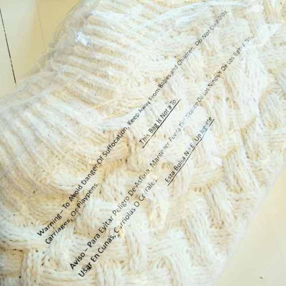 Chunky knit winter white oversized sweater by Kendall and Kylie nwt size m - Picture 4 of 7